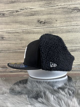 Gorra New Era Yankees Negra Orejeras