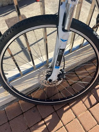 Bicicleta Cube blanca