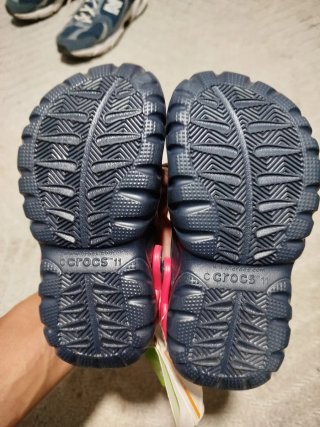 Crocs Criança Azul com Tira Vermelha 28/29