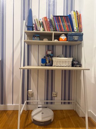 Escritorio infantil blanco y roble espacioso