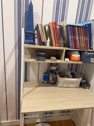 Escritorio infantil blanco y roble espacioso