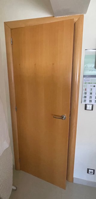Puerta interior haya con manivela