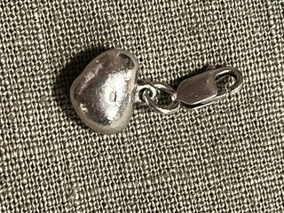 Corazón plata macizo con flores esmaltadas