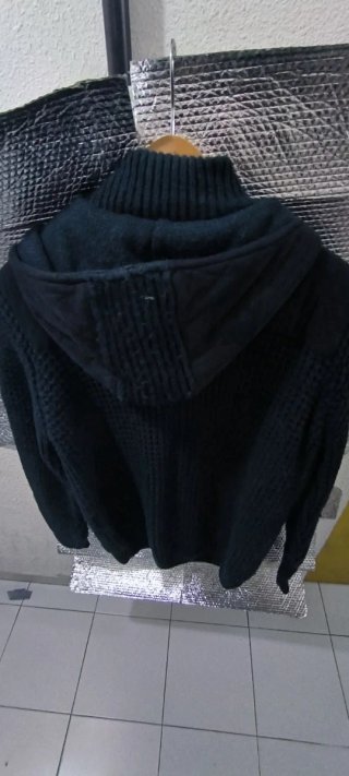 Chaqueta Etiem Javier Cañas Negra con Capucha