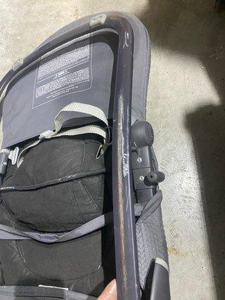 Mecedora Chicco para bebé gris