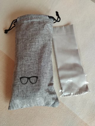 Gafas de lectura marrones y naranjas