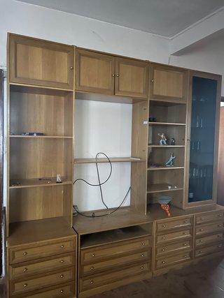 mueble televisión. No se las medidas exactas