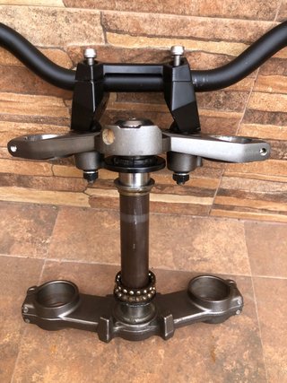 Tijas, manillar, soportes base y eje Kawasaki Z800