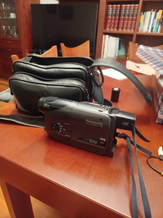 Cámara Panasonic VHS-C NV-R60