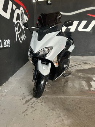 Yamaha TMAX 530 DX Maxi Scooter