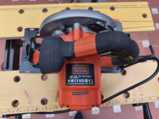 Sierra Circular Black+Decker con discos