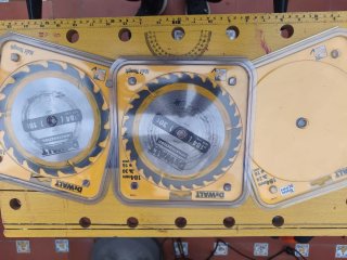 Sierra Circular Black+Decker con discos