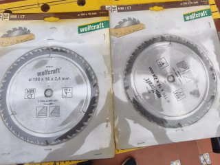 Sierra Circular Black+Decker con discos