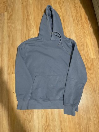 Sudadera marrón con capucha