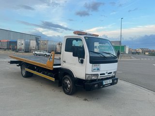 Nissan Cabstar 2004