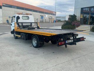 Nissan Cabstar 2004