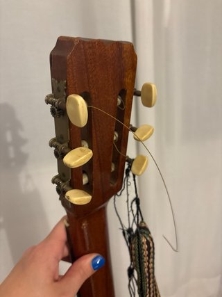 Guitarra “Admira” Acústica Marrón y funda