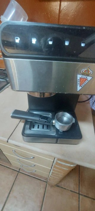 Cafetera Espresso Negra y Plateada