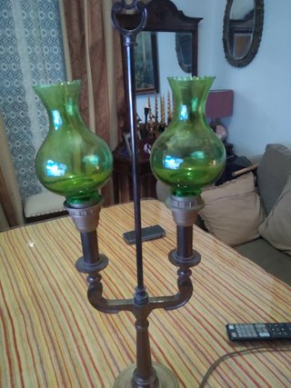Lámpara de bronce antigua verde