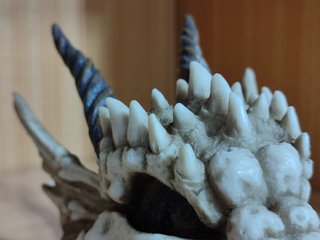 Portagioie drago in resina (nuovo e con scatola)