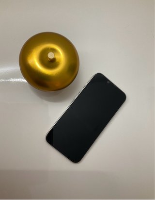 iPhone 13 blanco NO NEGOCIABLE. Venta en mano.
