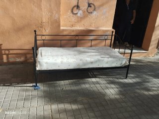 Sofá cama forja negro con colchón