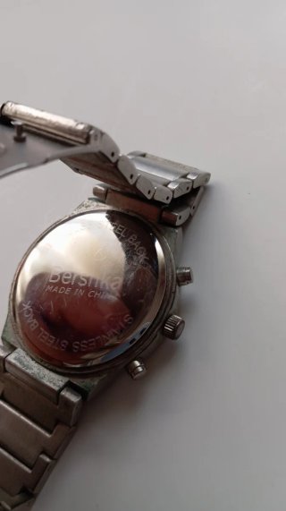 Dos relojes de pulsera