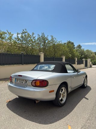 Mazda MX-5 1.8 (1999)