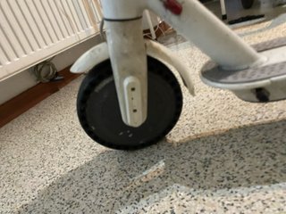 Patinete eléctrico blanco
