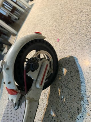 Patinete eléctrico blanco