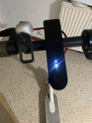 Patinete eléctrico blanco