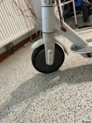 Patinete eléctrico blanco
