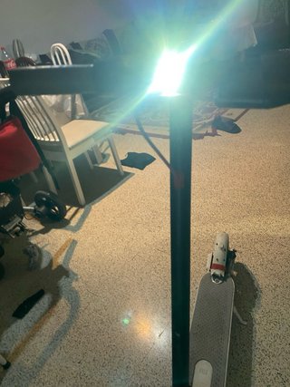 Patinete eléctrico blanco