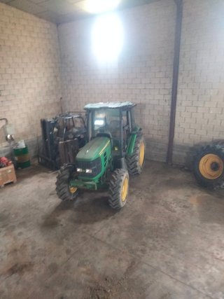 Tractor John Deere 6100D