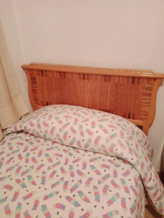 Cama individual vintage ratán y madera