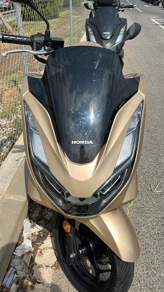 Honda PCX Moto Maxi Scooter