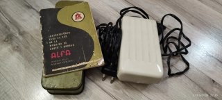 Máquina de coser Alfa antigua