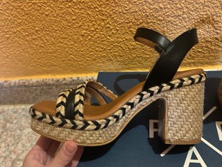 Sandalias Cuña POPA Talla 37 Negras y Beige