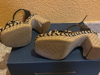 Sandalias Cuña POPA Talla 37 Negras y Beige