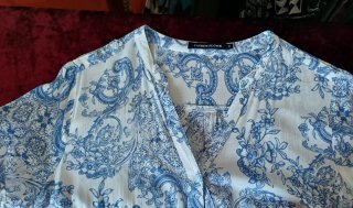 Blusa CASHEW FLOWR azul y blanco talla 44