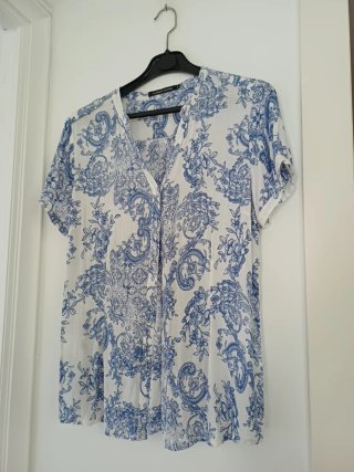 Blusa CASHEW FLOWR azul y blanco talla 44
