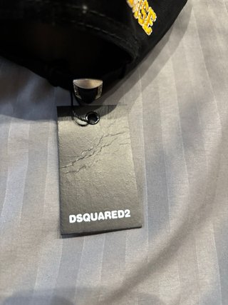 Gorra DSQUARED2 Negra y Amarilla