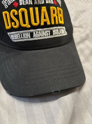 Gorra DSQUARED2 Negra y Amarilla