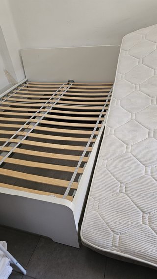 Estructura Cama IKEA Askvoll 140x200 + Colchón