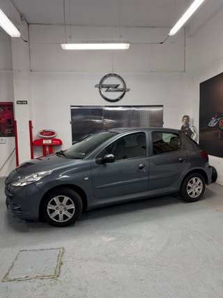 Peugeot 206 PLUS  2010