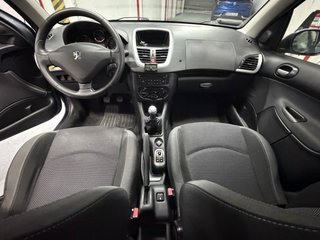 Peugeot 206 PLUS  2010