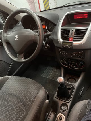 Peugeot 206 PLUS  2010