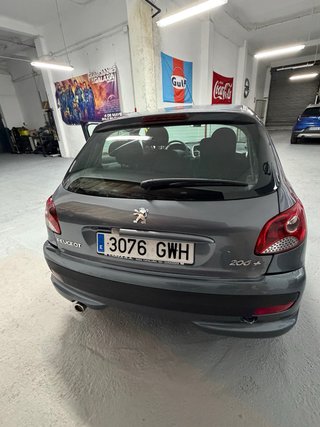 Peugeot 206 PLUS  2010