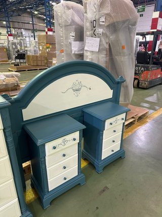Mueble de dormitorio azul