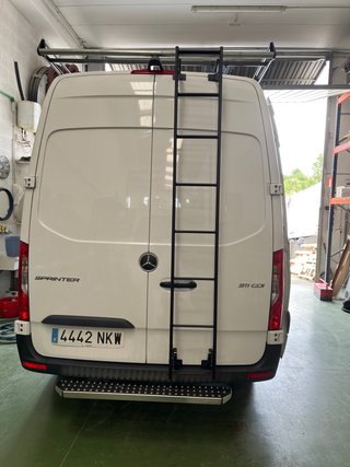 Escalera para furgoneta Sprinter